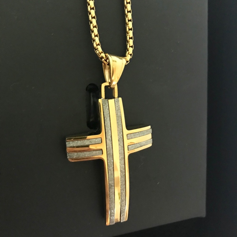 **SOLD** Men’s Gold Plated Cross Necklace